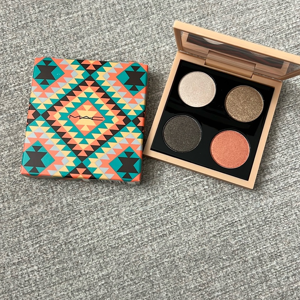 Mac Cosmetics Limited Edition Eyeshadow Quad Call of The Canyons 100% Authentic